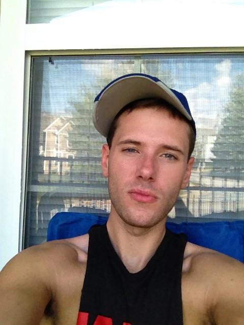 Hunk_Watch's tweet photo. #Hunk_Watch_ALERT : Urging everyone to #Follow @mtsgrant He leaves nothing to the imagination. http://t.co/3TkbYOgdeT