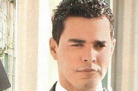 portalR7's tweet photo. Após polêmica com Zilu, Zezé Di Camargo se declara para Graciele Lacerda http://t.co/z42vJ4wjLI #R7 http://t.co/7cmzsXDvHv