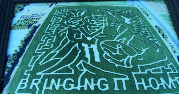 LarryFitzgerald's tweet photo. It's a huge honor &amp; I'm humbled by their time &amp; craftsmanship. I look forward to coming back out to tackle the maze. http://t.co/sQiQU3ZlOr