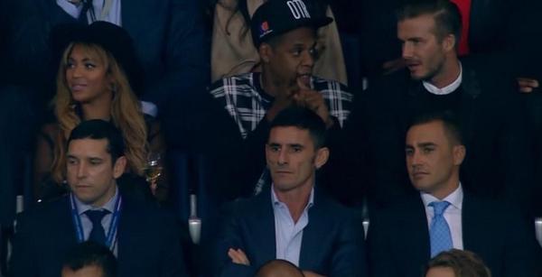 DadiIngason's tweet photo. Þvílíkt teymi upp í stúku Hjá PSG-Barca! http://t.co/qbXyNIihXk