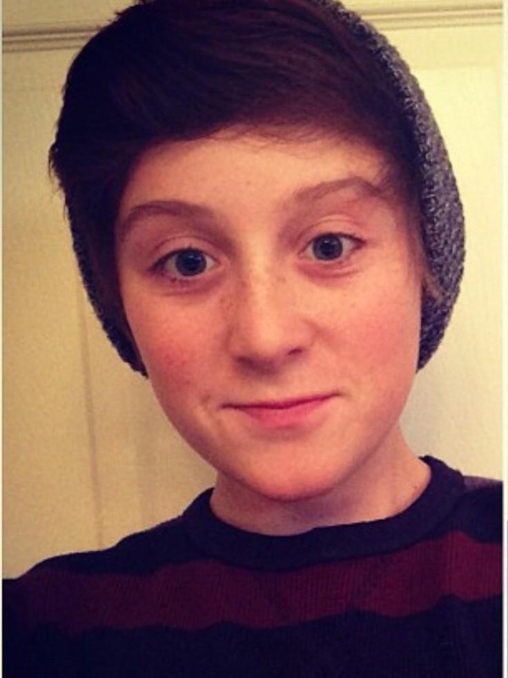 HAPPY BIRTHDAY TO MISTER TREVOR MORAN ILY SOOO MUCH BUBS AND HAPPY BIRTHDAY MISTER SING-SONG   