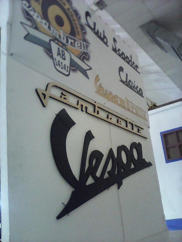 Vespambretta's tweet photo. Vespambretta en la feria de Albacete http://t.co/qvIMQ6yMHj