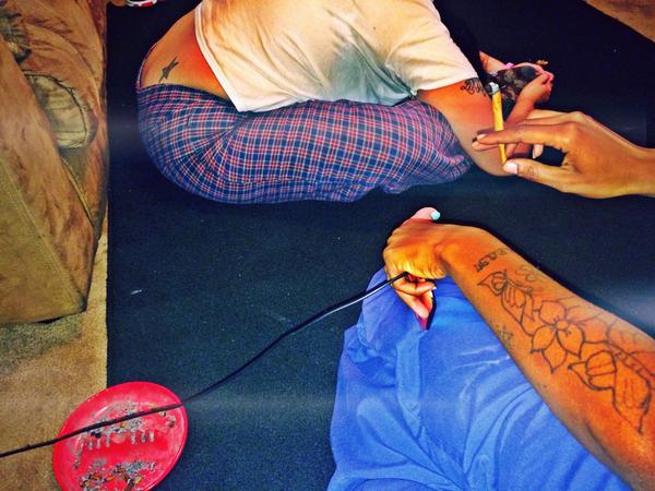 Cheezy6129's tweet image. 🍁 #FallNight 😚💨🍃🍂