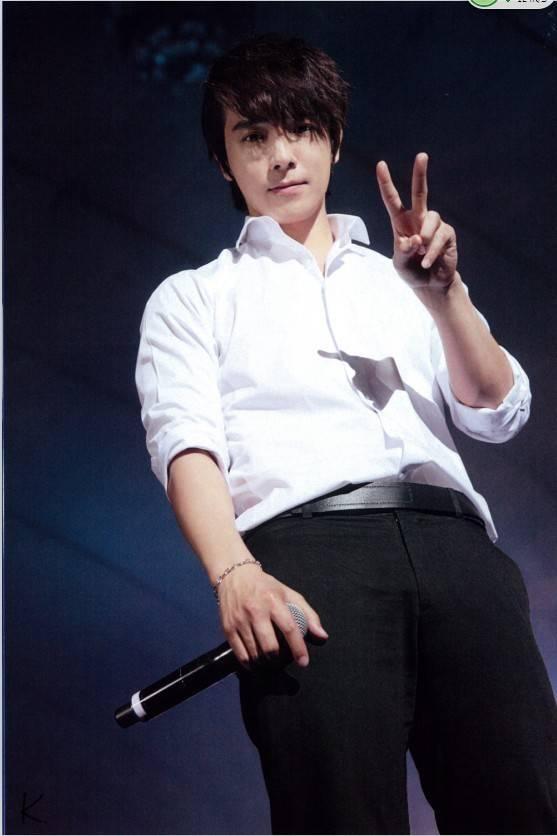 Happy Birthday Lee Donghae          Saranghaeyo Oppa God Bless U Always 