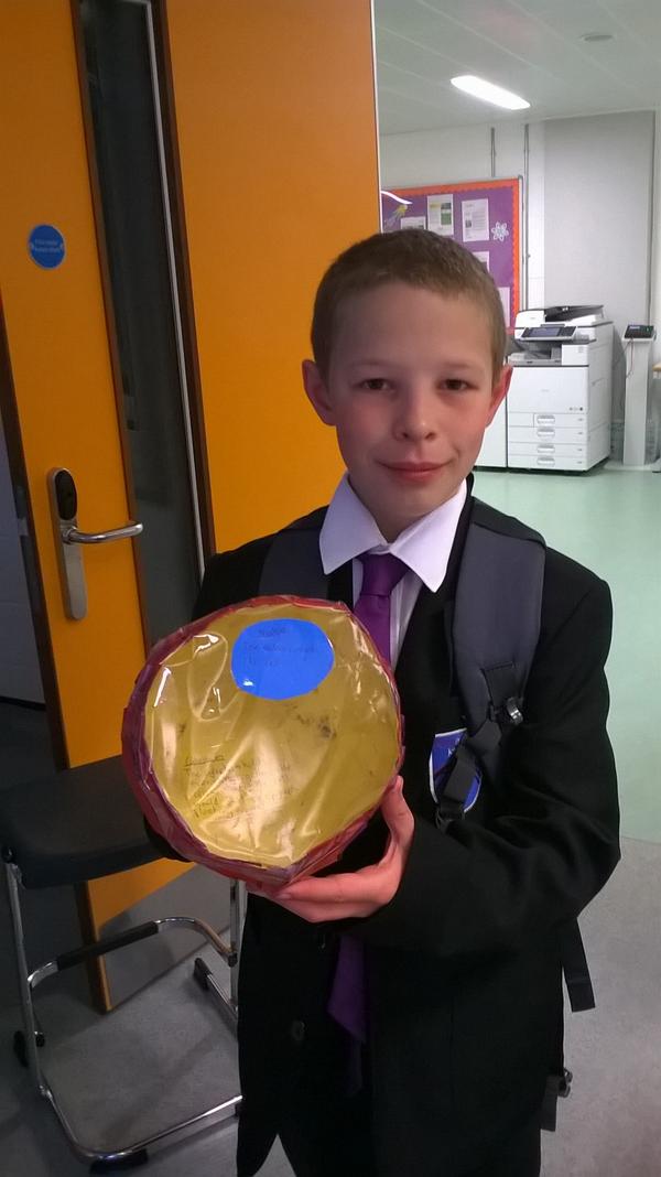OAJWSci's tweet photo. Year 7 3D model cells...look amazing!! #cellcake #OAJW #swagscience http://t.co/CVfX2Zkh8z