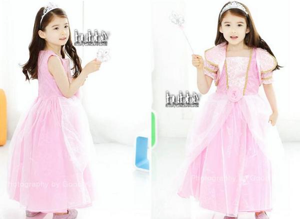 LaurenHannLunde's tweet image. 로렌은 회사의 "좋은"에 대한 사진 촬영을 갖는
귀여운 세트:
백설 공주🍎
냉동:냉동 모험❄⛄
잠자는 숲속의 미녀💤🐲