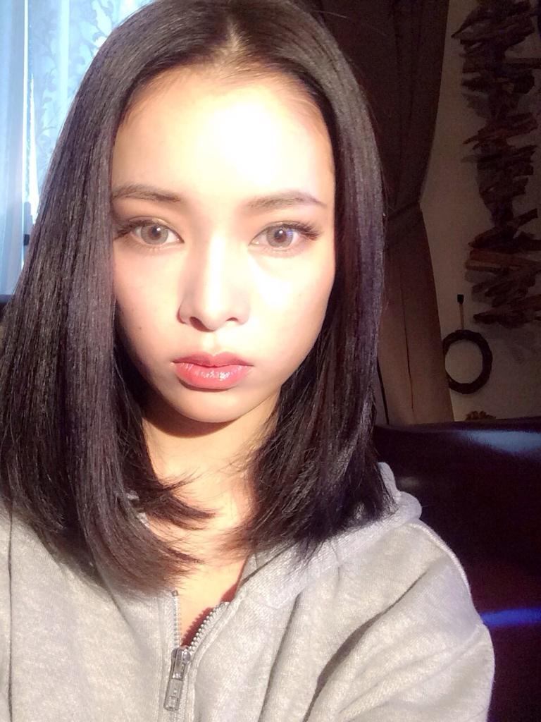 尾崎紗代子 Twitter પર 渋谷ドンキの一階でずっっとismさんの動画が流れてるんだけど 自分の髪色白過ぎてビックリした よくここまで耐えてくれた髪の毛 Http T Co Ujkjyrz0pk 尾崎紗代子 Twitter પર 渋谷ドンキの一階でずっっとismさんの動画が流れてるんだけど 自分の髪色白過ぎてビックリした よくここまで耐えてくれた髪の毛 Http T Co Ujkjyrz0pk