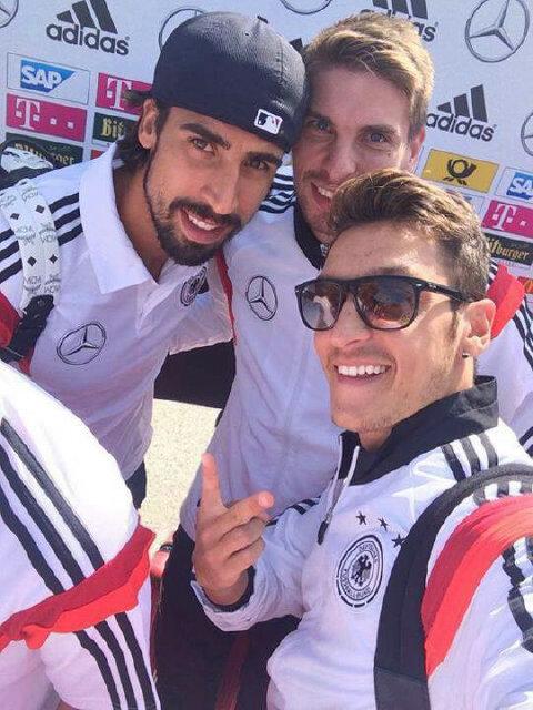Happy birthday to our world cup winning mesut Ozil. Get well soon.. 