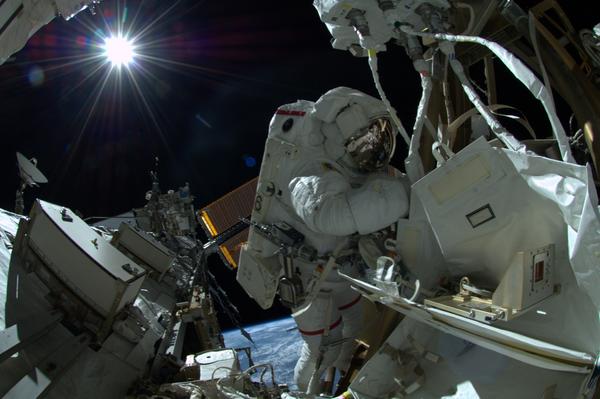 Astro_Alex's tweet photo. I uploaded (downloaded to #Earth) the last images from #EVA27 #spacewalk. See them on @Flickr https://t.co/CUE7ASzfb1 http://t.co/hPXUtc5S4f