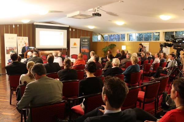 bnhcrc's tweet photo. An informative evening at @ANUmedia for International Day for Disaster Risk Reduction #IDDR2014 #DRR http://t.co/WtpLLaunzH