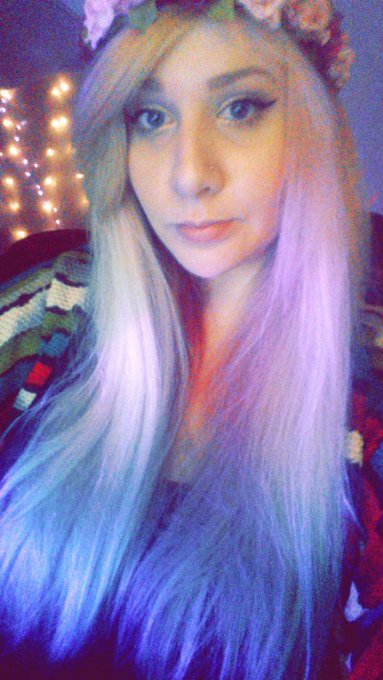 💙Leesi time! http://t.co/kFLTSd61GQ http://t.co/qA6ddunK60