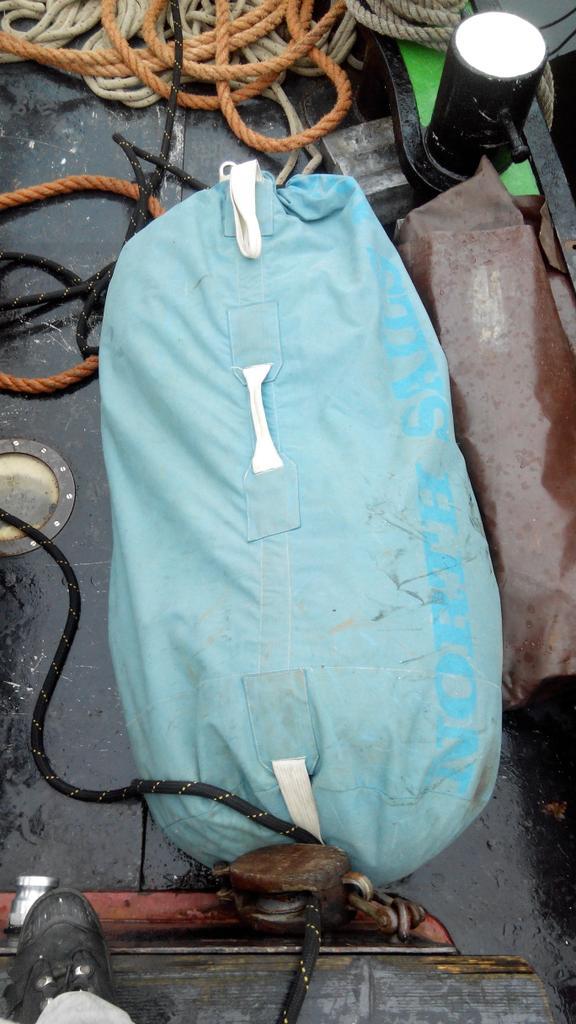KlipperaakMaria's tweet photo. Nog even bijballasten met een halfwinder. Laatste voorbereiding voor de #strontrace http://t.co/Z3sw2L0rDo