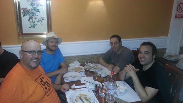 diasdejuego's tweet photo. Almuerzo jugón con @RaulLopezosa @XCarrascosa y @fxaviergg http://t.co/Xc6stRsBBl