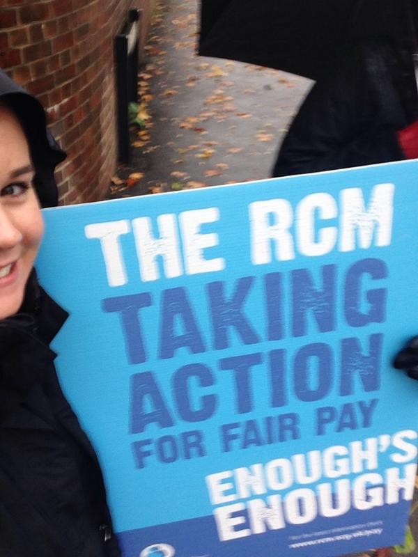 thebabycatcher's tweet photo. @Amanda_Holden Please retweet to support our NHS midwives for fair pay. Enough is enough #NHSpay #NHSstrike http://t.co/9OEWo50dB6