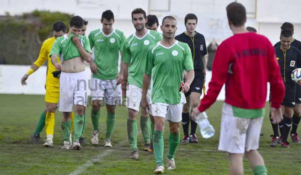 deportesNA's tweet photo. La primera felicitación de la semana queremos que sea para el nuevo líder de #TerceraDivision , el @CD_Marchamalo. http://t.co/hI8NXycyBw