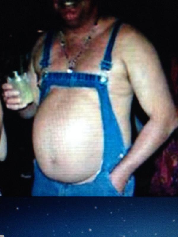 AmyRStudio's tweet photo. Why diet when, with a pair of scissors and this seasons must have dungarees, problem solved! Happy Monday! http://t.co/Y0ChlPXZKu