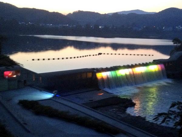 清はん בטוויטר 湯田貯砂ダム 錦秋湖大滝のライトアップ 水のカーテン内のトンネル の歩行が可能ですよ O Http T Co Mpkuqu5usy
