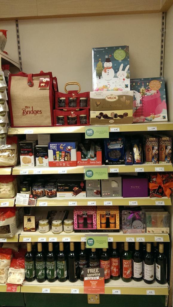 Guess who's getting ready for #Christmas!! #ilovehu #Hull #hollandandbarrett