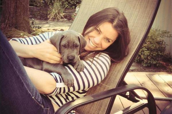 A3Noticias's tweet photo. Brittany Maynard, una joven enferma de cáncer, explica que acabará su vida el 1 de noviembre http://t.co/GV42Io2q1l http://t.co/xOLvBig5FW