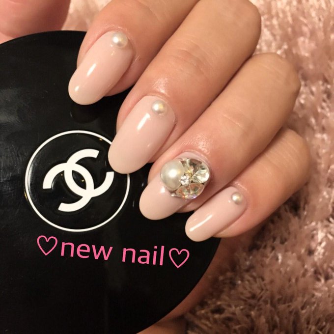 nail変えたよん(๑ˇ&epsilon;ˇ๑)&bull;*&uml;*&bull;.&cedil;&cedil;♪ フットもネイビーにパール꒰◍ᐡᐤᐡ◍꒱ お手ては、スモーキーピンクに パールとビッグストーン✺◟(&lowast;❛ัᴗ❛ั&lowast;)◞✺ かわゆいかわゆーい*ଘ(੭*◕ฺ&omega;◕ฺ)੭*ੈ