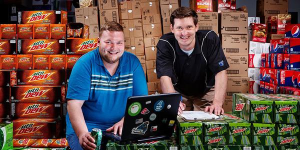 OP_Nederland's tweet photo. 'Ondernemen is investeren &amp; investeren kan niet zonder geld'. Het verhaal van webshop @USgoods http://t.co/YoT5gi2LWg http://t.co/rtdC1hfTXp