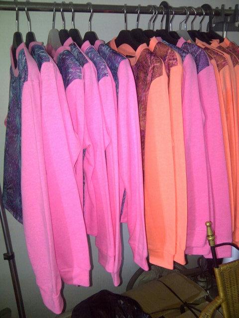 Haiii..kami lg punya banyak produk baru loHh.. Salah satunya swetter iniii