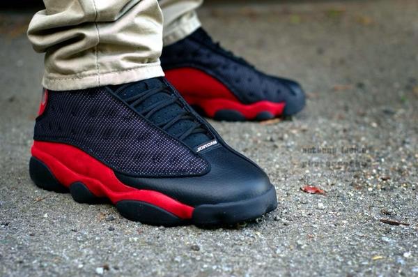 SneakersES's tweet photo. Bred 13's. http://t.co/mGEU0wuwFD