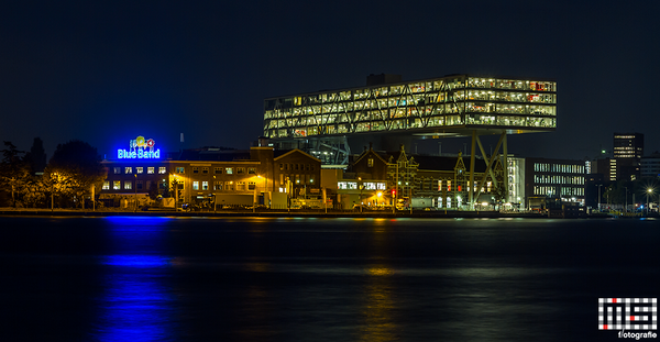 marcvanderstelt's tweet photo. Het @Unilever @UnileverNL gebouw op de #nassaukade in @rotterdam #bleuband @RTM010 @hartje010 #rotterdambynight #010 http://t.co/jDZwKHhXoM