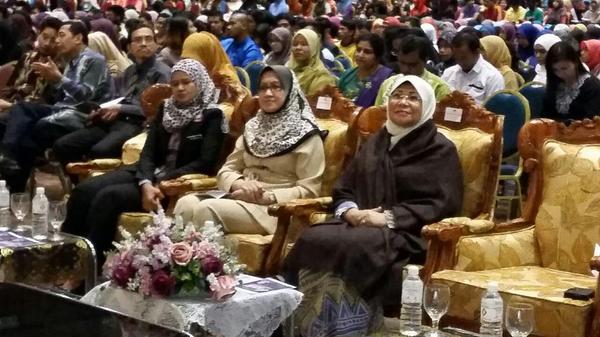 YB DS <a href="/hjhrohanikarim/">Rohani Abdul Karim</a> di Dewan A UPM Majlis Penutup &amp; Debat Perdana Gender 2014