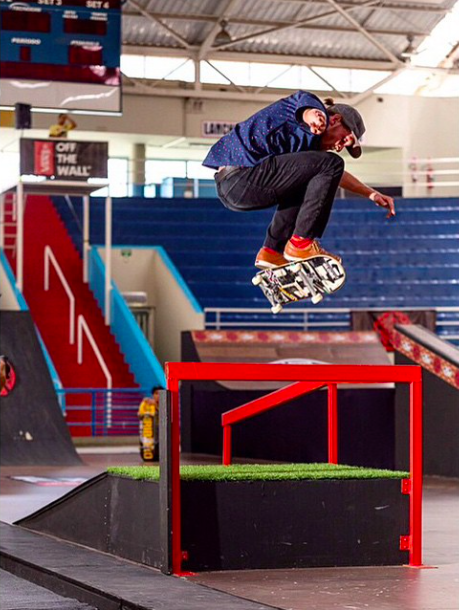 Element_BR's tweet image. Nollie heel do Lucas Xaparral durante o #vanswafflecup que rolou no final de semana em Barueri. Foto: Junior Lemos