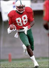 Happy 52nd bday to Jerry Rice. In 1984 Rice caught 103 passes for 1,682 yds & 27 tds.  