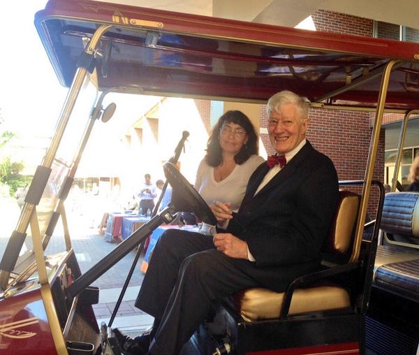 FSUCareerCenter's tweet image. Former @floridastate president Sandy D&apos;Alemberte stopped by the Grad &amp;amp; Professional Fair today!