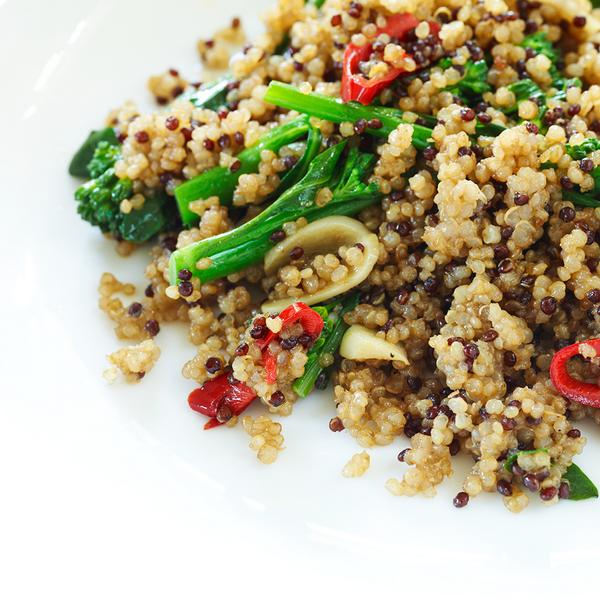 Recipe no.1 is a super quick Asian Quinoa stir fry - a perfect #meatlessmonday dinner. #recipe t5u.co/1w30uWw