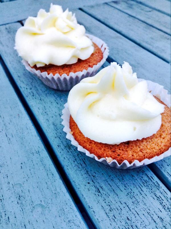 shutupimi's tweet image. Spiced apple cupcakes #EyeCandySorted