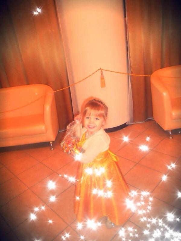 irinakovaleva24's tweet photo. Во такая ягодка у меня Ксюша:)) до болезни! Что могу сказать... Она вся моя жизнь.... http://t.co/2uHEW7GJPW
