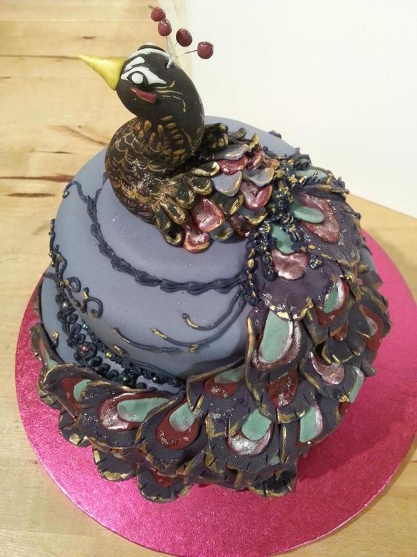 Jan_Cake_Lady's tweet photo. #Peacock glam... #BetterWithCake http://t.co/2xfXt7CdfQ