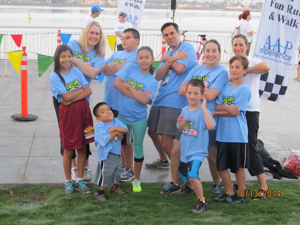 DrStephenPont's tweet image. Like my pose @rashiphop @DunkTheJunkFood ? W/ Mission MS Hip Hop Team @AAPexperieNCE @ccliffRDN13 @FUTP60 #AAP14