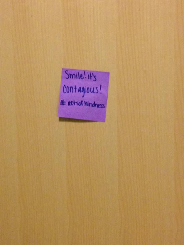 CofCSierraS's tweet photo. This made me smile when I was walking in to the bathroom in SSMB! #actsofkindness #cofc #HappyMonday http://t.co/4qSCMHJeUC