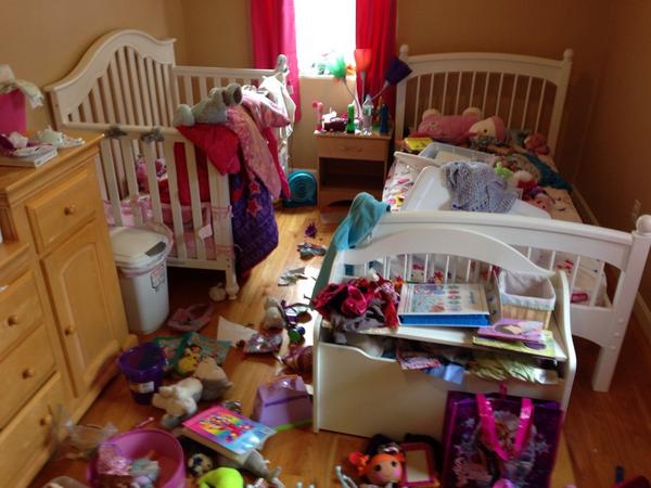 punkroxmum's tweet photo. Christopher Columbus discovered America &amp; I discovered my eldest is a pack rat. #howispentmydayoff http://t.co/mejcaOOHq1