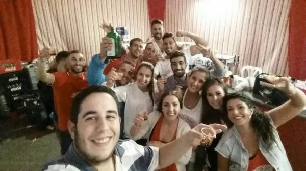 TrasContraste's tweet photo. Nos despedimos de vosotros con esta foto⚪️❤️⚪️❤️

Gracias a todos los que habéis hecho posible estos días magicos✨ http://t.co/X9wXJ60C7q