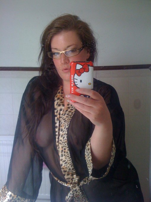 #MirrorMonday sheer robe and peek-a-boo #nipples http://t.co/JfamJgxuPD<a href="/tag/mirrormonday"class="tags">#MirrorMonday</a><a href="/tag/nipples"class="tags">#nipples</a>