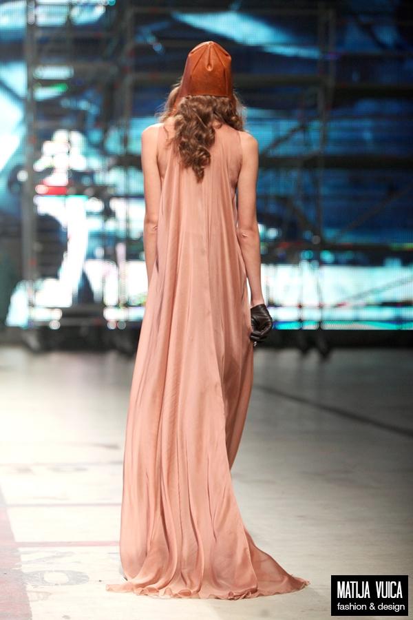 MatijaVuica's tweet photo. #fashion #glamour #beauty #catwalk #croaporter http://t.co/YKl2KcoaAo