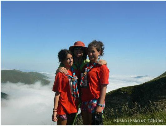 DevikaBB's tweet photo. *Tocando el cielo* #Francia #Eskaut #Euskai @TaniiPeke http://t.co/iXo5iG2BY3