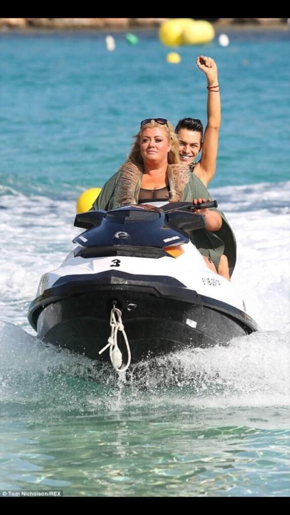 Ollykemp's tweet photo. Me: wanna come round gem
Gemma: can't I'm at a boat party
Me: I've got donuts
Gemma: http://t.co/iv2c6NqUwf