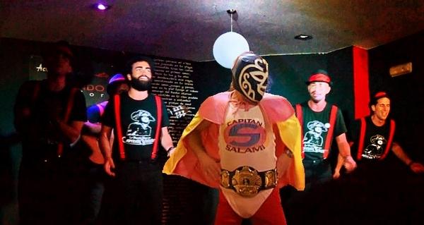 ChanoCai's tweet photo. Esta noche en La que se avecina, estreno de "La pequeña banda del capitán Salami" http://t.co/4PuHAdQiCa