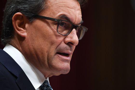 el_pais's tweet photo. ÚLTIMA HORA: Artur Mas descarta la consulta del #9N y plantea un "proceso participativo" http://t.co/M8sGsUr4hO http://t.co/G49oB1leL2
