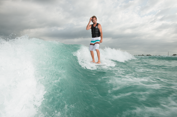 tigeboats's tweet photo. @ErikRuck is stunned at the pure mass of the #TigeASR surf wave. http://t.co/lYNmldJaSr