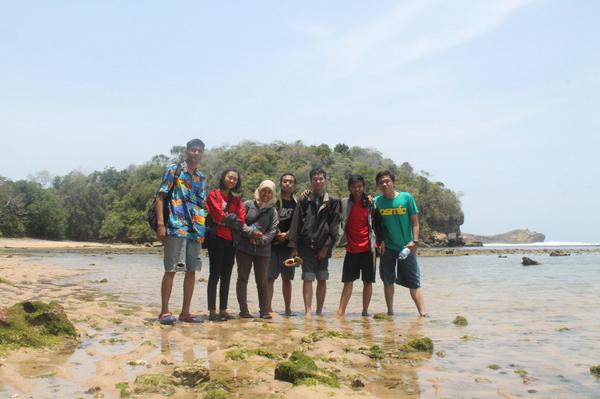 Diooo_Putra's tweet photo. Tunggu Episode selanjutnya Kawan :) @hirnima @DimasLCA @wimooadi @NabriaIntan @hendradwiperma1 #esa http://t.co/uPB58YxRR1