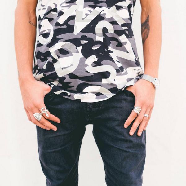 oliverproudlock's tweet photo. “@acidclothinguk: Loving @oliverproudlock tee on #mic #greatstyle” thanks! From my brand @SergeDeNimes #soserge http://t.co/NIhIZglrrA