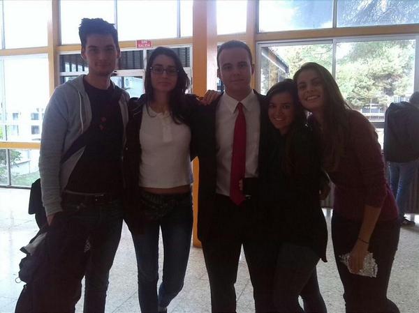 mimiisfd's tweet photo. Día del traje 😊😊 seeeh seeeh @Teress23 @Nake94 @tere_i95 http://t.co/2tY7YRLsh9